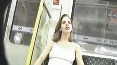 Kötü hatun harika türk eski porno VR videosunda polis memuruyla çiftleşiyor