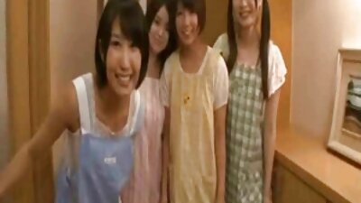 MILF akşam yemeğinde cezbediciydi, bu yüzden adam eskiturkporno heyecanlandı ve onu sikişti